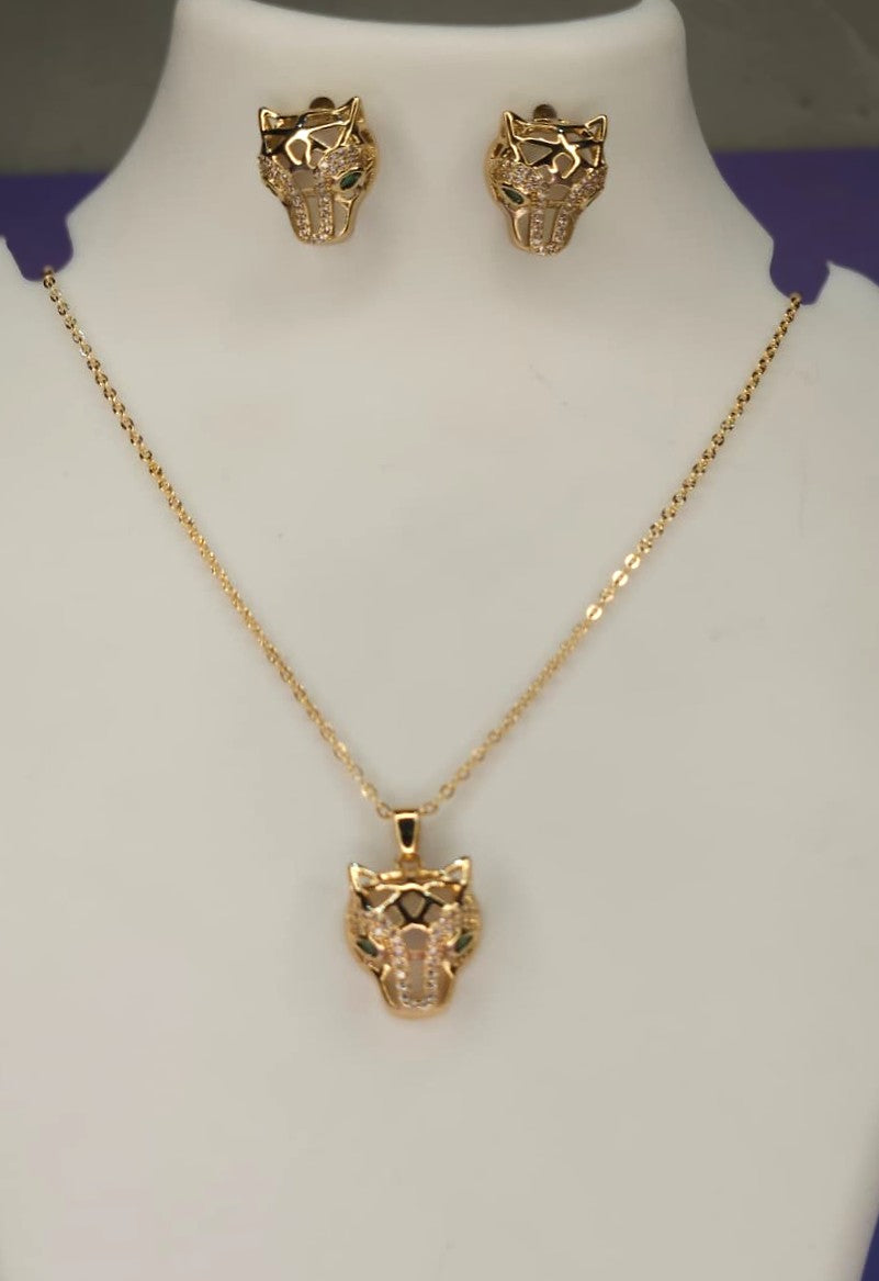 Naarivya Wild Luxe - Panther Pendant Set - Gold Tone