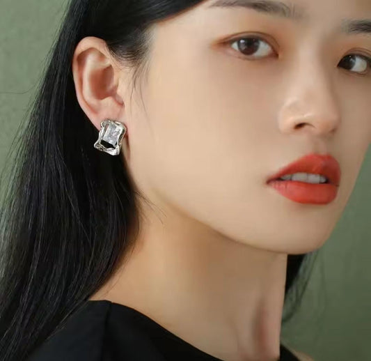 Silver Toned Crystal Stud Earrings – Elegant Sparkling