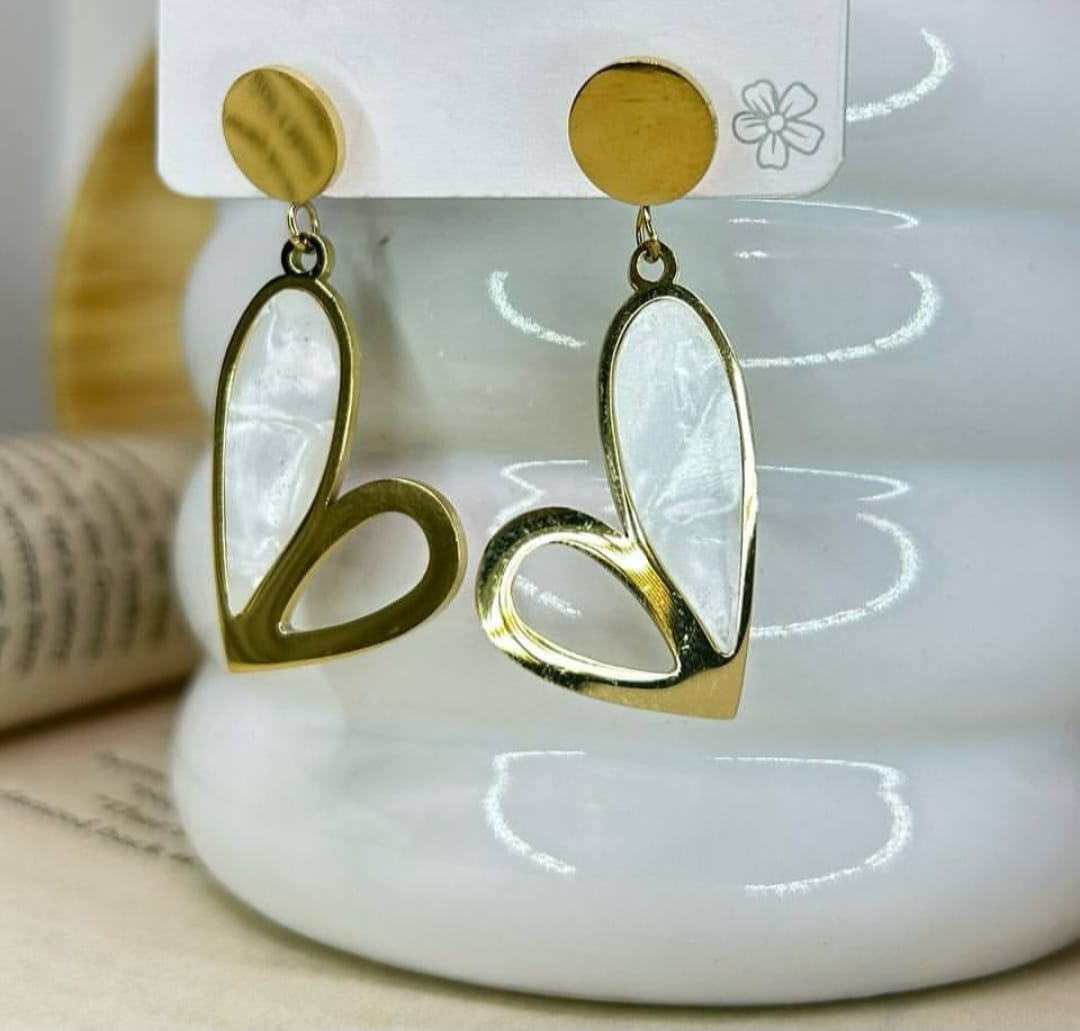 White Inlay Heart Stud Earrings