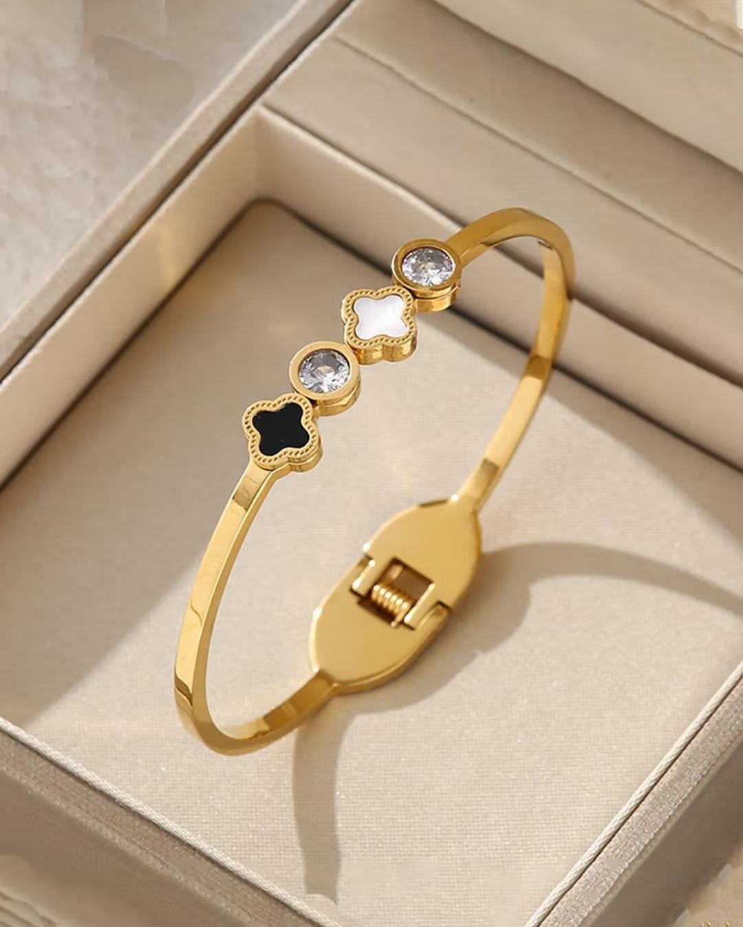 Gold Clover Crystal Anti-Tarnish Bracelet