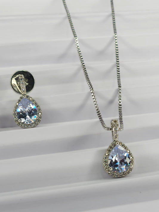 Elegant Teardrop Crystal Jewelry Set – Silver Tone