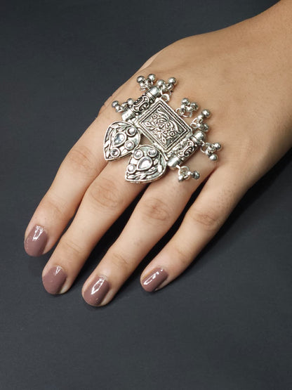 Temple Jharokha Oxidized Kundan Statement Ring