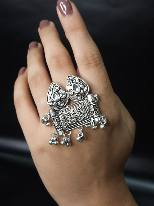 Temple Jharokha Oxidized Kundan Statement Ring