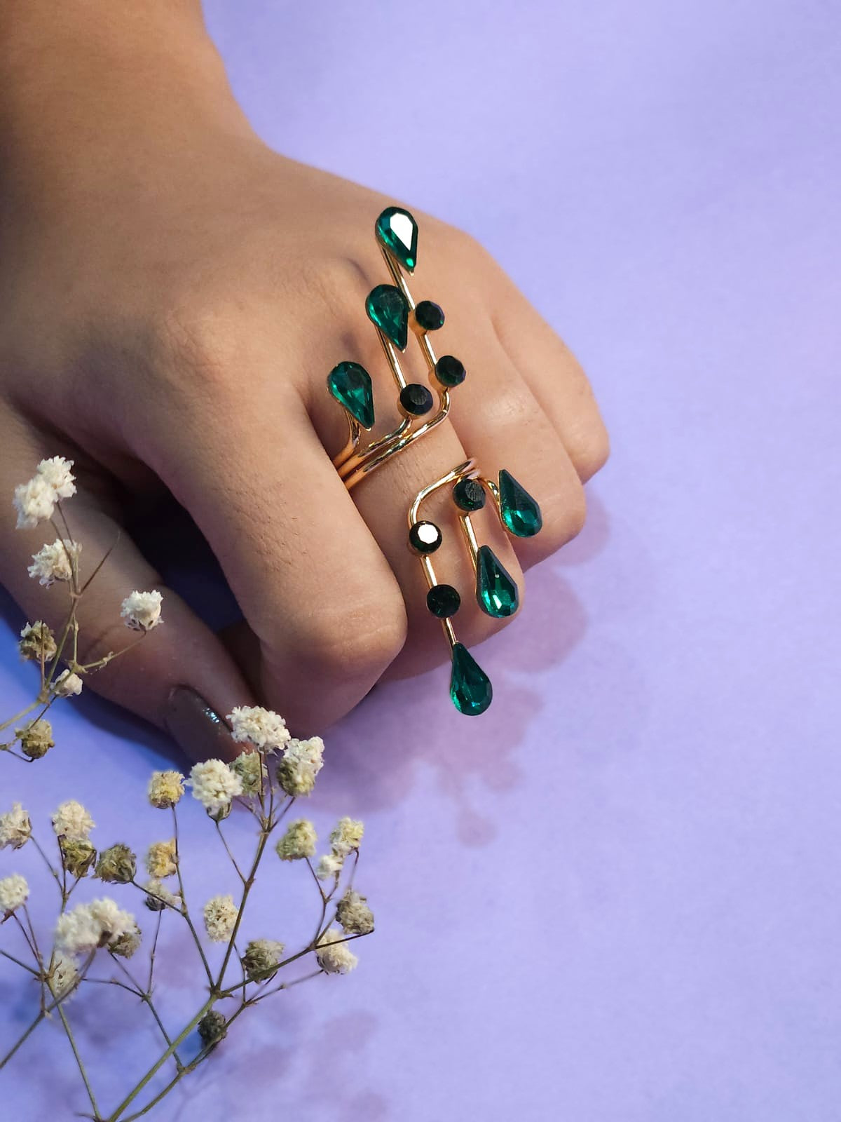 Emerald Vines Finger Statement Ring