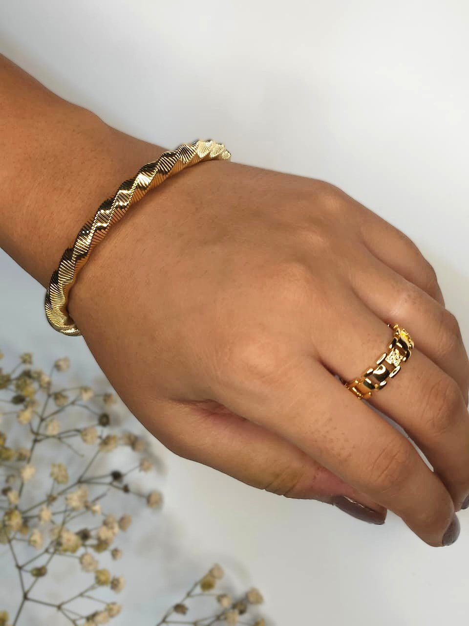 Twisted Spiral Gold Bangle Bracelet