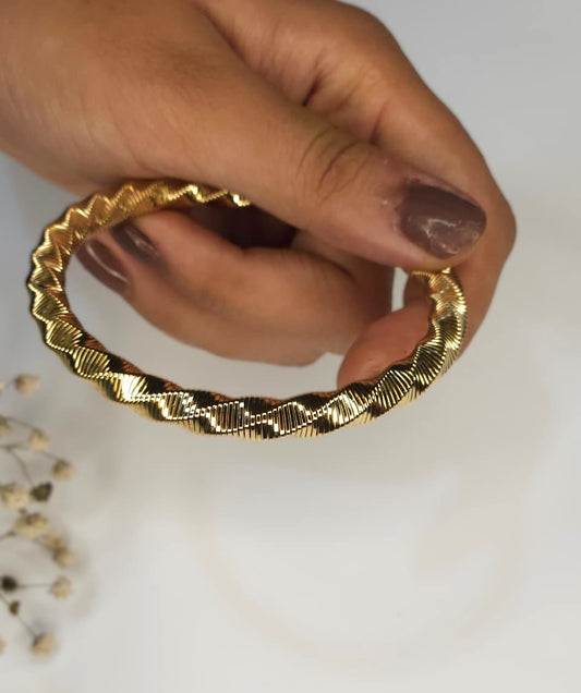 Twisted Spiral Gold Bangle Bracelet