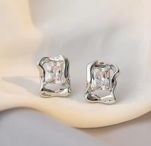 Silver Toned Crystal Stud Earrings – Elegant Sparkling