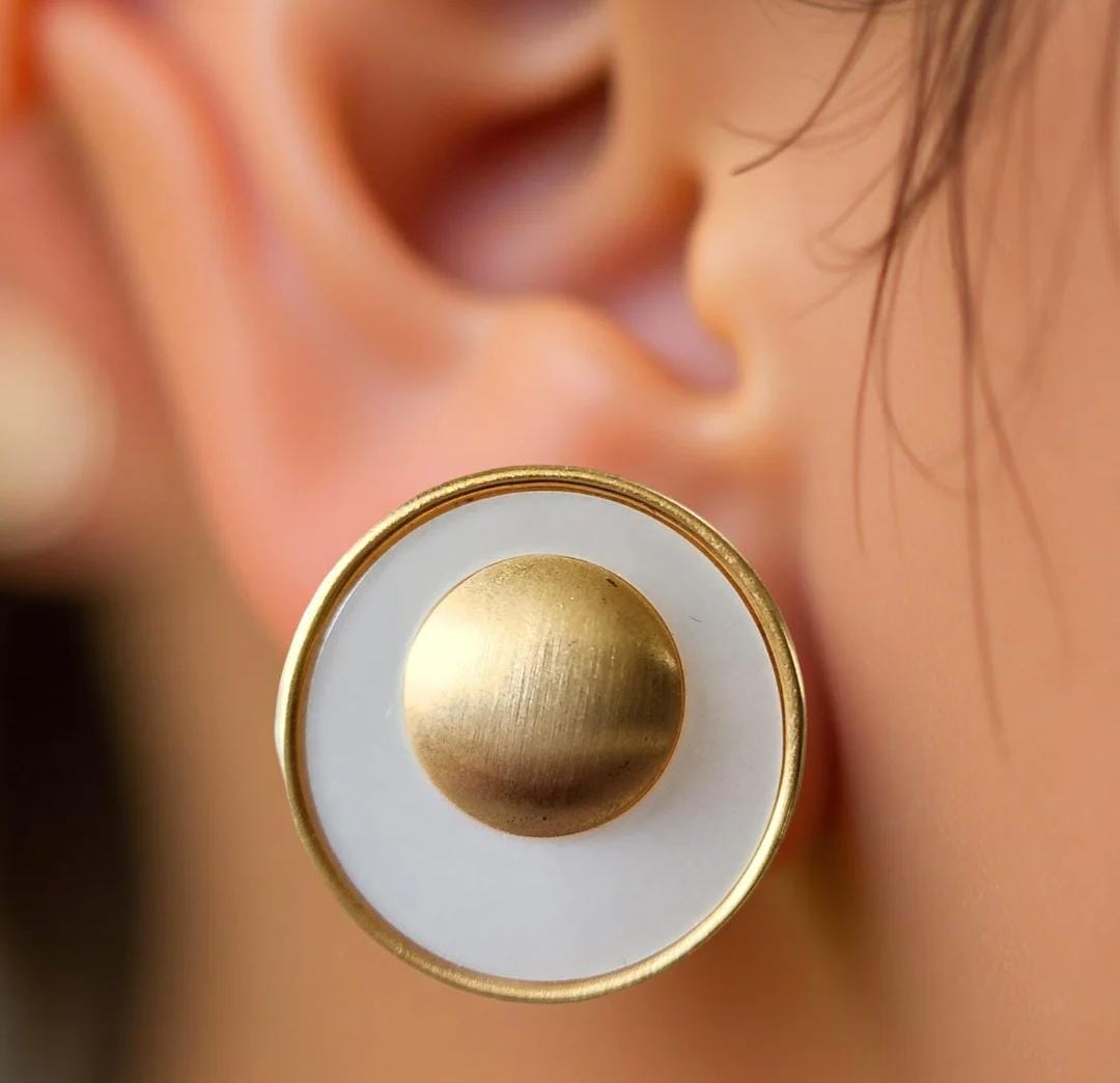 Retro Gold & White Circle Stud Earrings