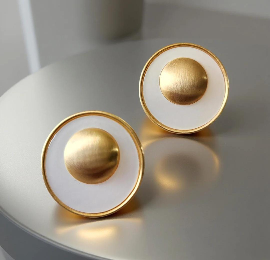 Retro Gold & White Circle Stud Earrings